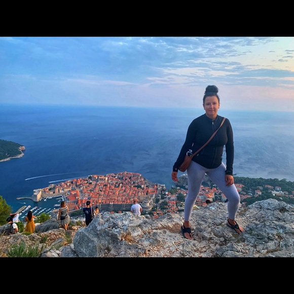 Meet your Posher, Jennifer - Picture 6 of 8